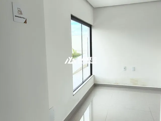 Imagem 4: Oportunidade - Vendo Apartamento no 2° Andar, com 3 Quartos Sendo 3 Suítes, Ampl
