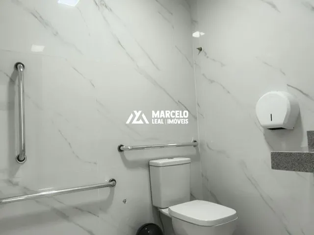 Imagem 3: Oportunidade - Vendo Apartamento no 2° Andar, com 3 Quartos Sendo 3 Suítes, Ampl