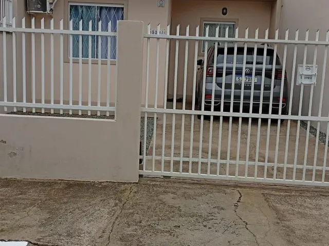 Imagem: Geminado semi mobiliado perto da praia em