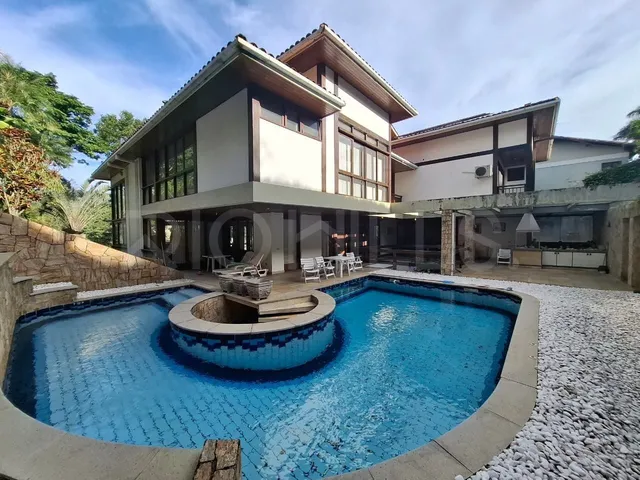 Imagem: Casa de alto padrão de 5 quartos à venda