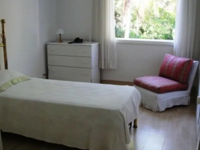 Imagem 10: Casa 4 quartos (1 suite) terreno de 950m², com piscina. Condomínio com total