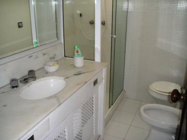 Imagem 4: Casa 4 quartos (1 suite) terreno de 950m², com piscina. Condomínio com total