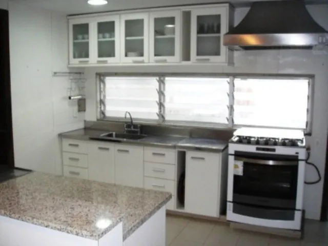 Imagem 6: Casa 4 quartos (1 suite) terreno de 950m², com piscina. Condomínio com total
