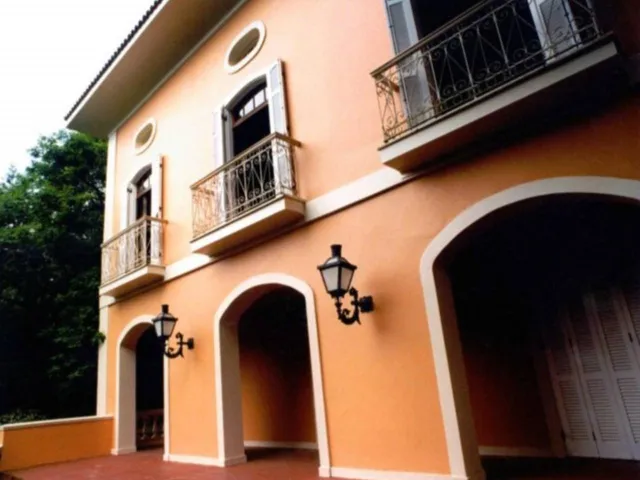 Imagem: Casa com 1.100 m2 de área construída em