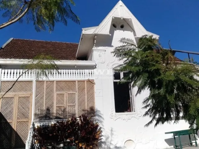 Imagem: Chalet vitoriano de 1894 todo em pinho de