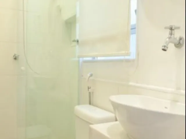 Imagem 11: Dois quartos - o principal com cama de casal e o segundo com um sofá-cama de casal