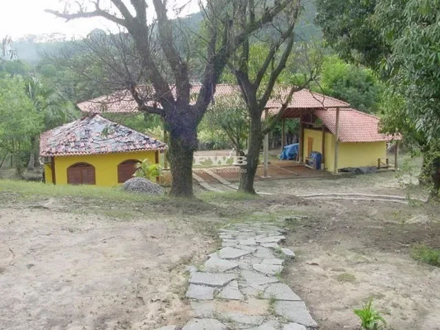 Imagem 2: Raridade na cidade do Rio de Janeiro. Terreno de 2.500m² com casa , localizado ao fundo