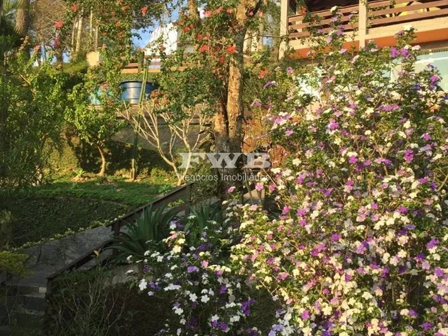 Imagem: A casa em condomínio possui 6 Dormitórios, 6 Suítes, 4