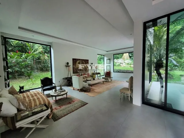 Imagem 7: Linda casa no Itanhanga com cachoeira privativa! Total de 4 Suites, piscina, reformada