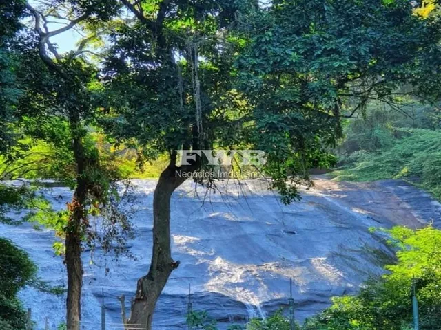 Imagem 3: Linda casa no Itanhanga com cachoeira privativa! Total de 4 Suites, piscina, reformada