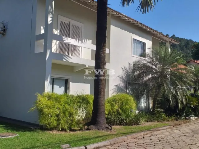 Imagem 1: ALUGUEL DE LUXO: ESPAÇOSA E ELEGANTE RESIDÊNCIA DE 5 SUÍTES COM MARINA Procurando