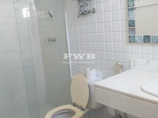 Imagem 11: ALUGUEL DE LUXO: ESPAÇOSA E ELEGANTE RESIDÊNCIA DE 5 SUÍTES COM MARINA Procurando