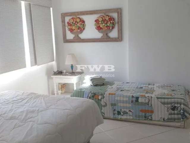 Imagem 15: ALUGUEL DE LUXO: ESPAÇOSA E ELEGANTE RESIDÊNCIA DE 5 SUÍTES COM MARINA Procurando