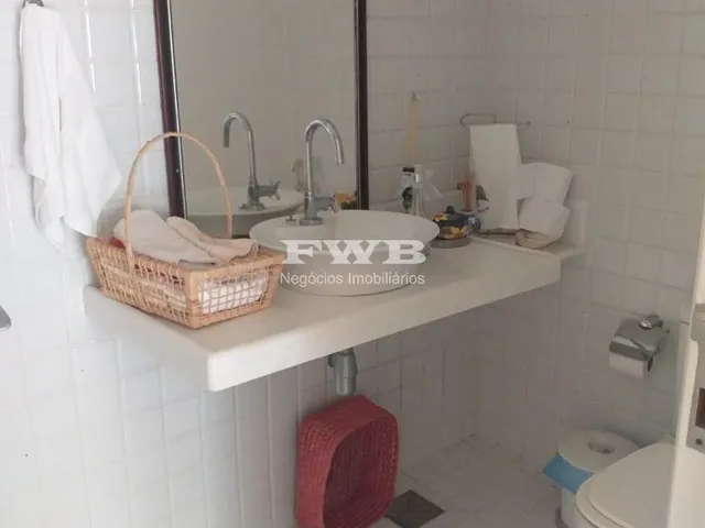 Imagem 8: ALUGUEL DE LUXO: ESPAÇOSA E ELEGANTE RESIDÊNCIA DE 5 SUÍTES COM MARINA Procurando