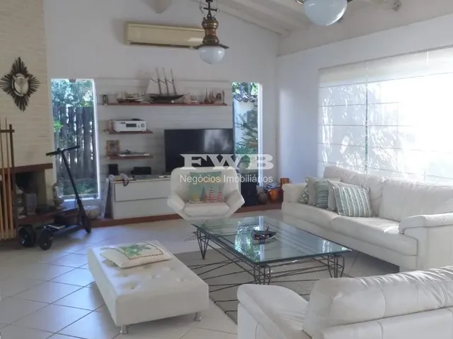 Imagem 9: ALUGUEL DE LUXO: ESPAÇOSA E ELEGANTE RESIDÊNCIA DE 5 SUÍTES COM MARINA Procurando