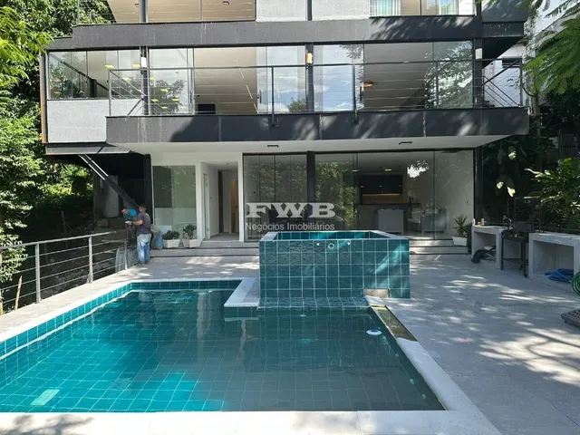 Imagem: Casa à venda no condomínio Jardim do Itanhangá