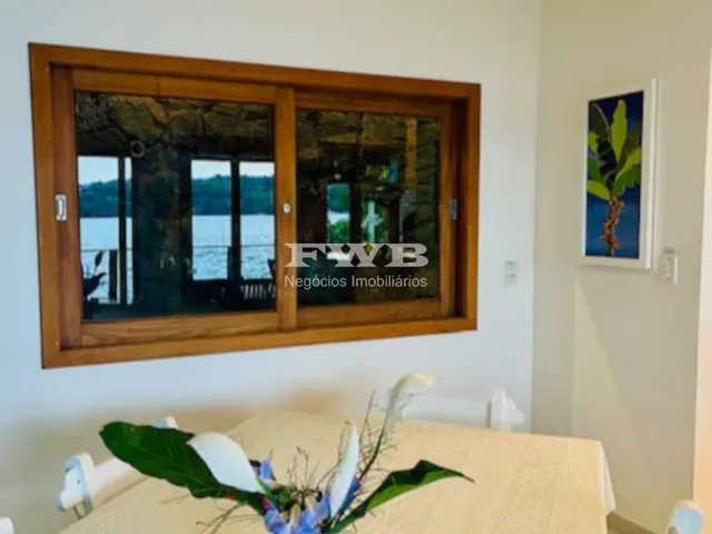 Imagem 8: Maravilhosa casa de condomínio frente mar em Angra dos Reis. Composta por 3 quartos