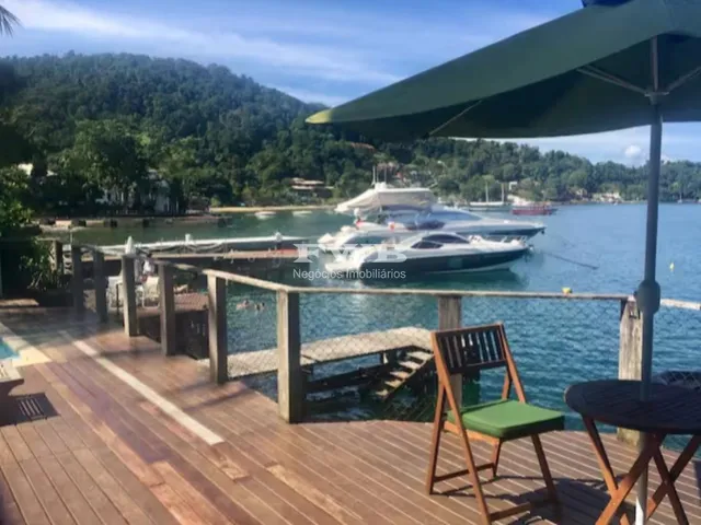 Imagem 6: Maravilhosa casa de condomínio frente mar em Angra dos Reis. Composta por 3 quartos