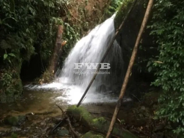 Imagem 9: Sítio com 50 hectares, equivalente a 500.000 m². Composto por casa principal, cabana