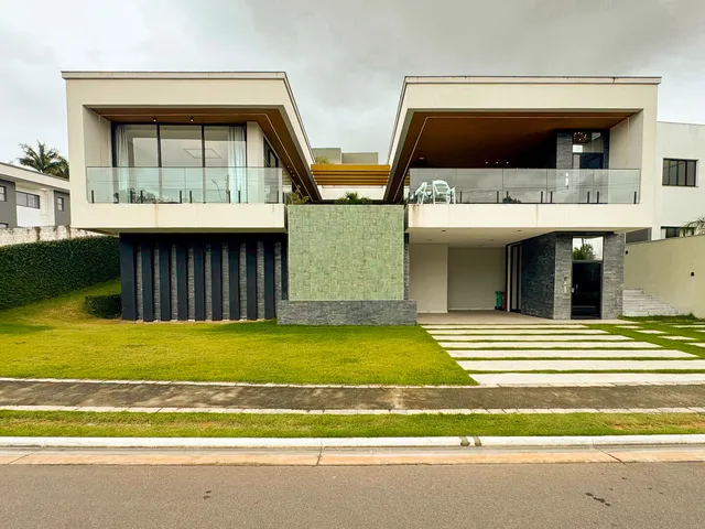 Imagem: Casa de alto padrão com 3 suítes, piscina