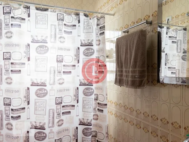 Imagem 15: Descubra o charme desta casa à venda localizada no bairro Campestre. Com três amplos