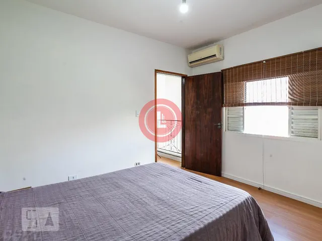 Imagem 2: Encantadora casa disponível, oferecendo o conforto e espaço que você e sua família