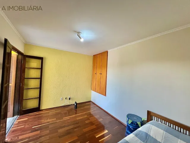 Imagem 2: Sobrado 200 m2 na Vila Gilda, Santo André Excelente localização em rua larga. A 450