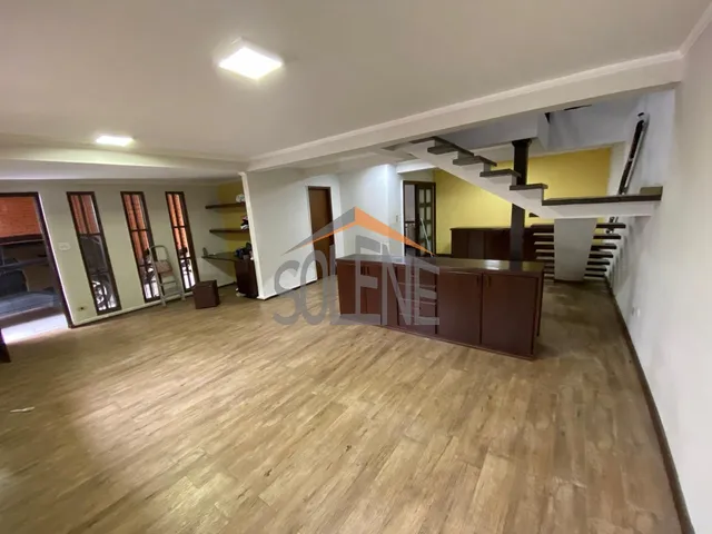 Imagem: A casa possui 3 Dormitórios, 1 Suíte, 4 Banheiros, 4