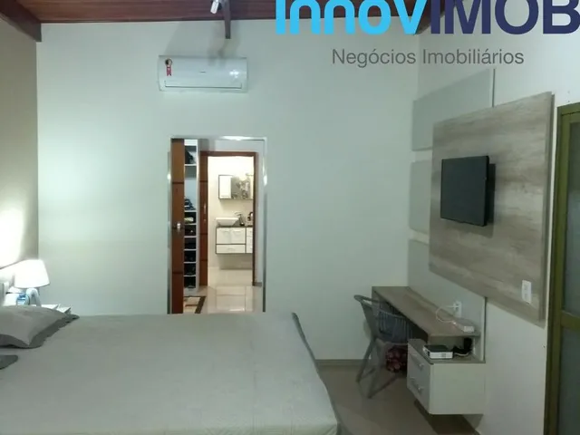 Imagem 9: Sobrado de 300 m² de construção, sendo 3 quartos sendo 1 suite e ? closet , sala de