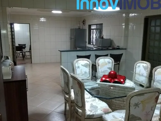 Imagem 12: Sobrado de 300 m² de construção, sendo 3 quartos sendo 1 suite e ? closet , sala de