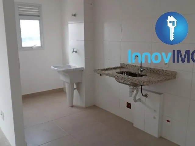 Imagem 3: Descubra o seu novo lar neste arranha-céu de 18 andares! Com uma localização