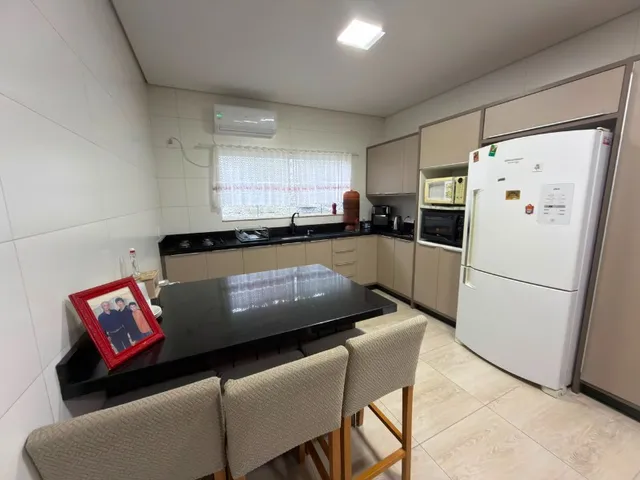 Imagem: Casa à venda em Joinville-SC, no Petrópolis