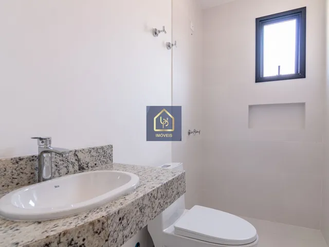 Imagem 13: Sobrado de Alto Padrão com 3 Quartos - 1 Suite. São 143M² Privativos por R$ 890.000 no Bairro Barreirinha em Curitiba/Pr
