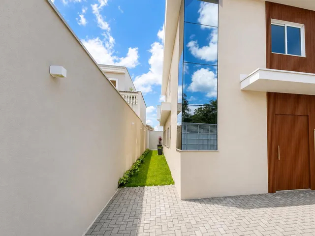 Imagem: Casa com 3 Suítes e Piscina na Vila Petrópolis