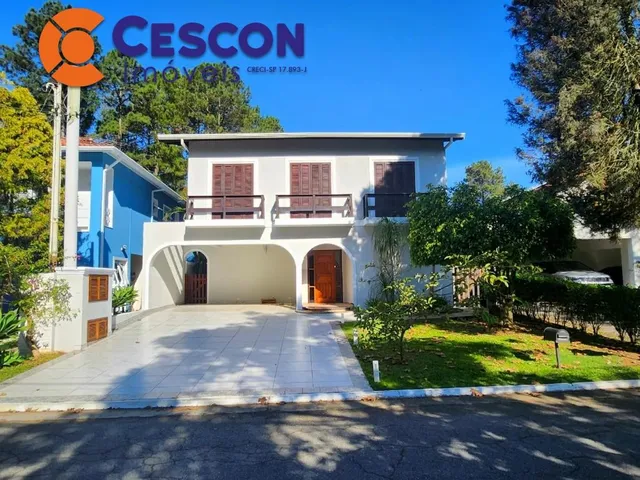 Imagem: A casa possui 4 Dormitórios, 2 Suítes, 6 Banheiros, 4