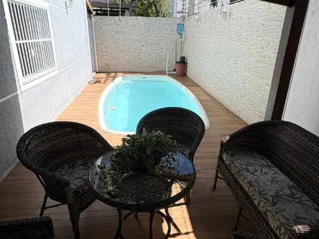 Imagem: A casa em condomínio possui 4 Dormitórios, 1 Suíte, 2