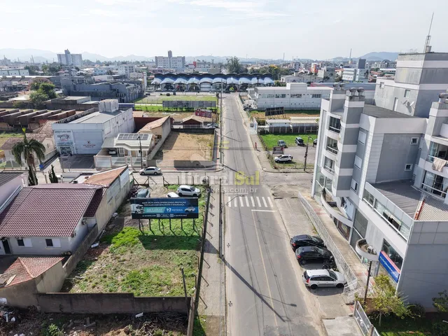 Imagem 4: Terreno À Venda com 420 M² no Humaitá - Perfil Residencial e Comercial