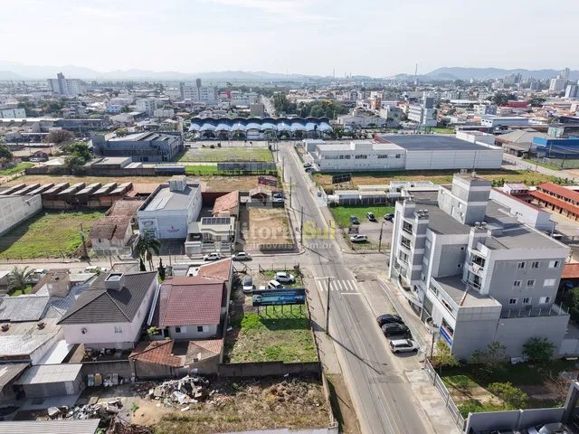 Imagem 3: Terreno À Venda com 420 M² no Humaitá - Perfil Residencial e Comercial