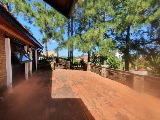 Imagem: CASA, 3 DORMITORIOS, SENDO 1 SUÍTE, LOMBA