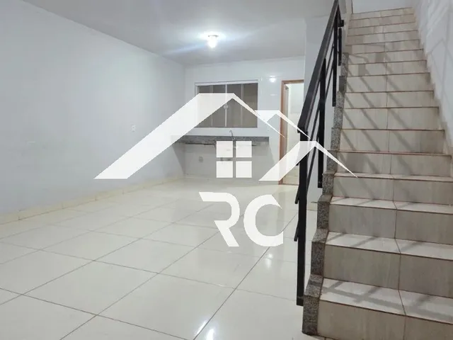 Imagem: O apartamento possui 2 Dormitórios, 1 Banheiro, 1 Vaga na
