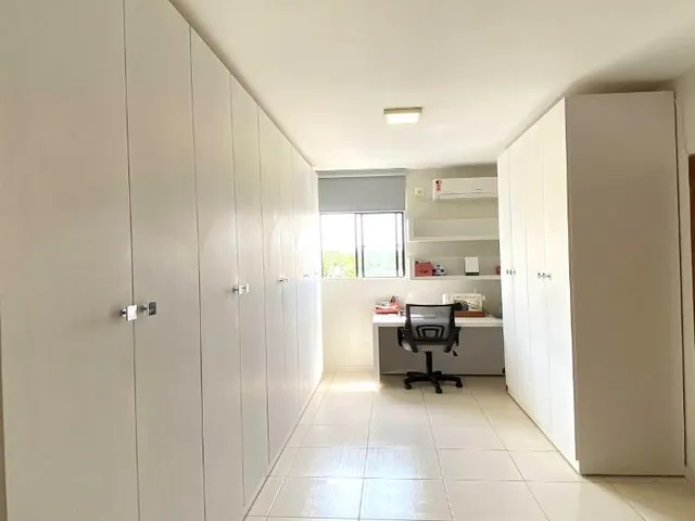 Imagem 9: Um apartamento que te acolhe sem igual. Totalmente reformado e vendido 100