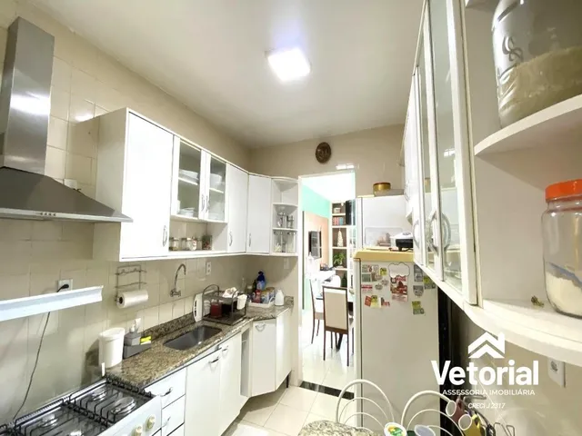 Imagem 5: Um apartamento que te acolhe sem igual. Totalmente reformado e vendido 100