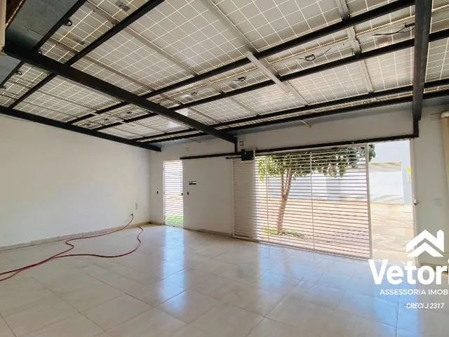 Imagem 10: Localizada em um bairro tranquilo e seguro, esta casa conta com 2 quartos amplos, sendo 1