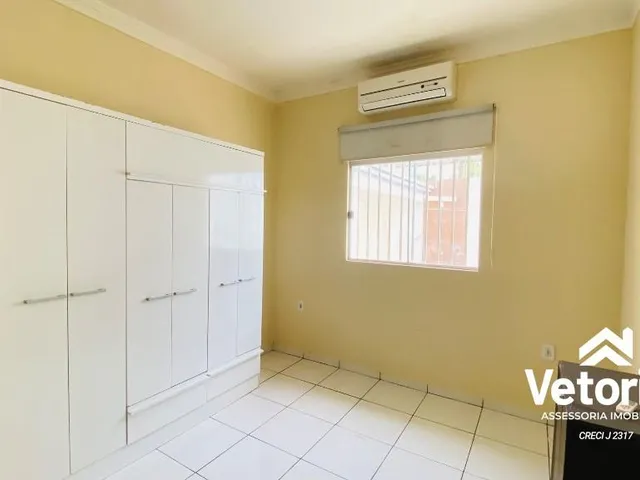 Imagem 4: Localizada em um bairro tranquilo e seguro, esta casa conta com 2 quartos amplos, sendo 1