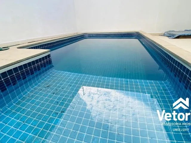 Imagem 12: Localizada em um bairro tranquilo e seguro, esta casa conta com 2 quartos amplos, sendo 1