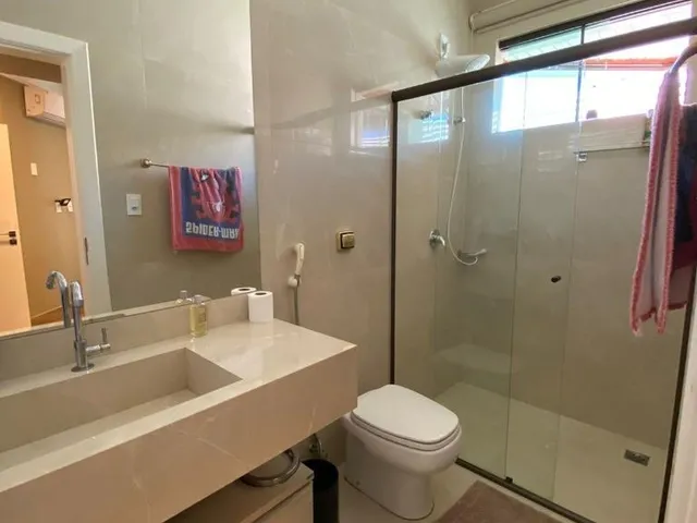 Imagem 2: Descubra a casa dos seus sonhos no bairro Renato Gonçalves! Essa luxuosa propriedade de