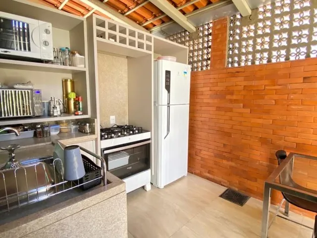 Imagem 6: Descubra a casa dos seus sonhos no bairro Renato Gonçalves! Essa luxuosa propriedade de