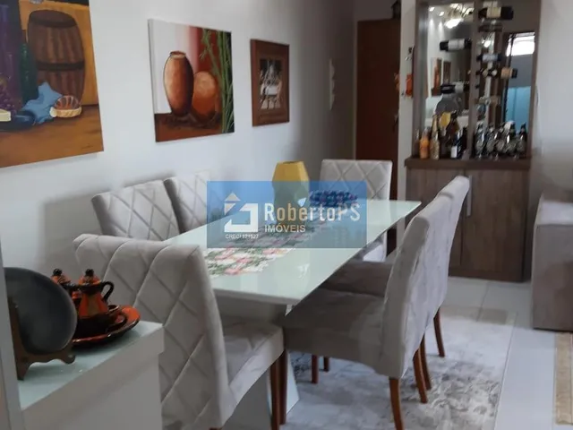 Imagem: O apartamento possui 2 Dormitórios, 1 Suíte, 2 Banheiros,
