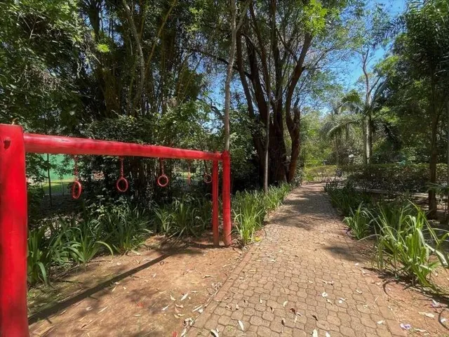 Imagem 13: Descrição do imóvel: Linda casa contemporânea, com 2 lareiras e ótimo