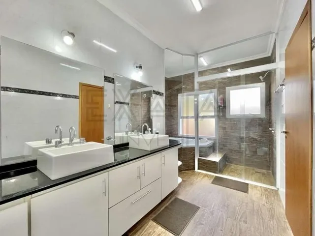 Imagem 9: Descrição do imóvel: Linda casa contemporânea, com 2 lareiras e ótimo